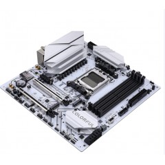 主板  七彩虹BATTLE-AX B650M-WHITE WIFI V15 冷钢（D5 HDMI+DP+type-c+2*M.2 ARGB）